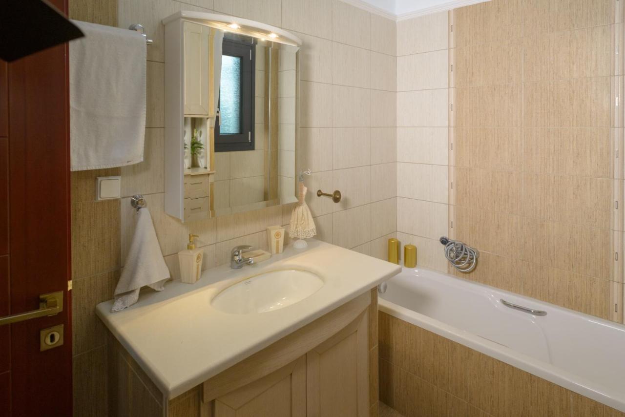 Luxury Dafnis House Apartment เวเรีย ภายนอก รูปภาพ